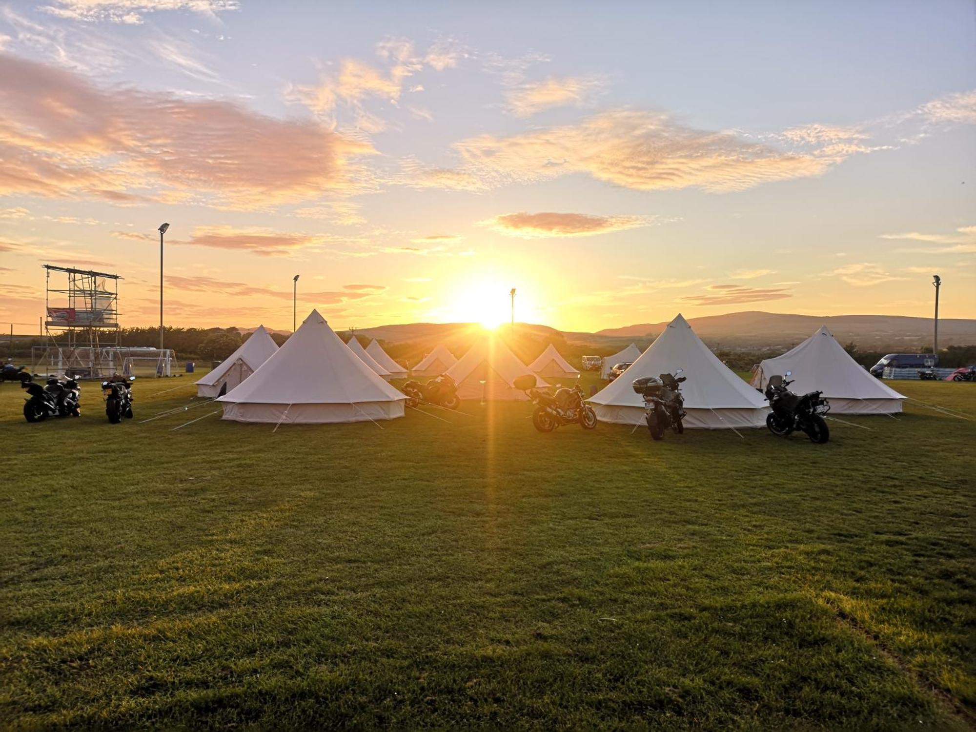 Nine Yards Bell Tents At The Tt - Каслтаун Екстер'єр фото